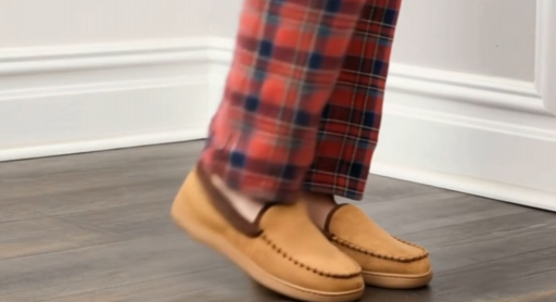thumbnail video image 2 of Fruit Of The Loom Mens Fleece Waffle Clog, 2 of 12