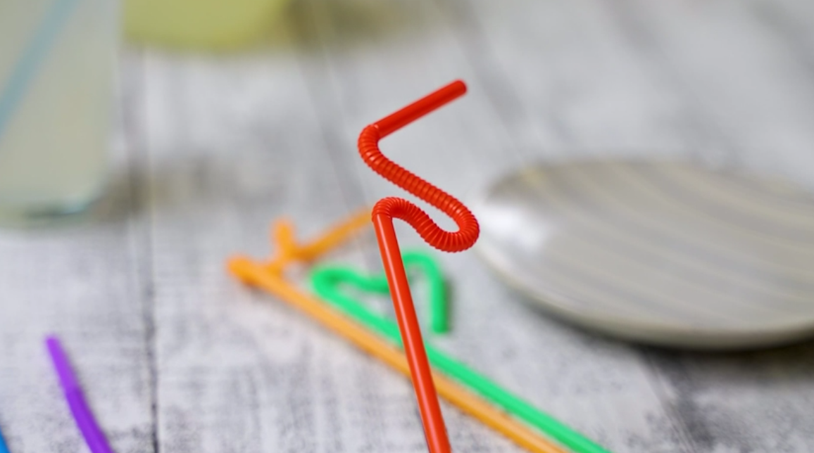 thumbnail video image 2 of Comfy Package Disposable Flexible Straws Drinking Plastic Bendy Straws, 300-Pack, 2 of 7