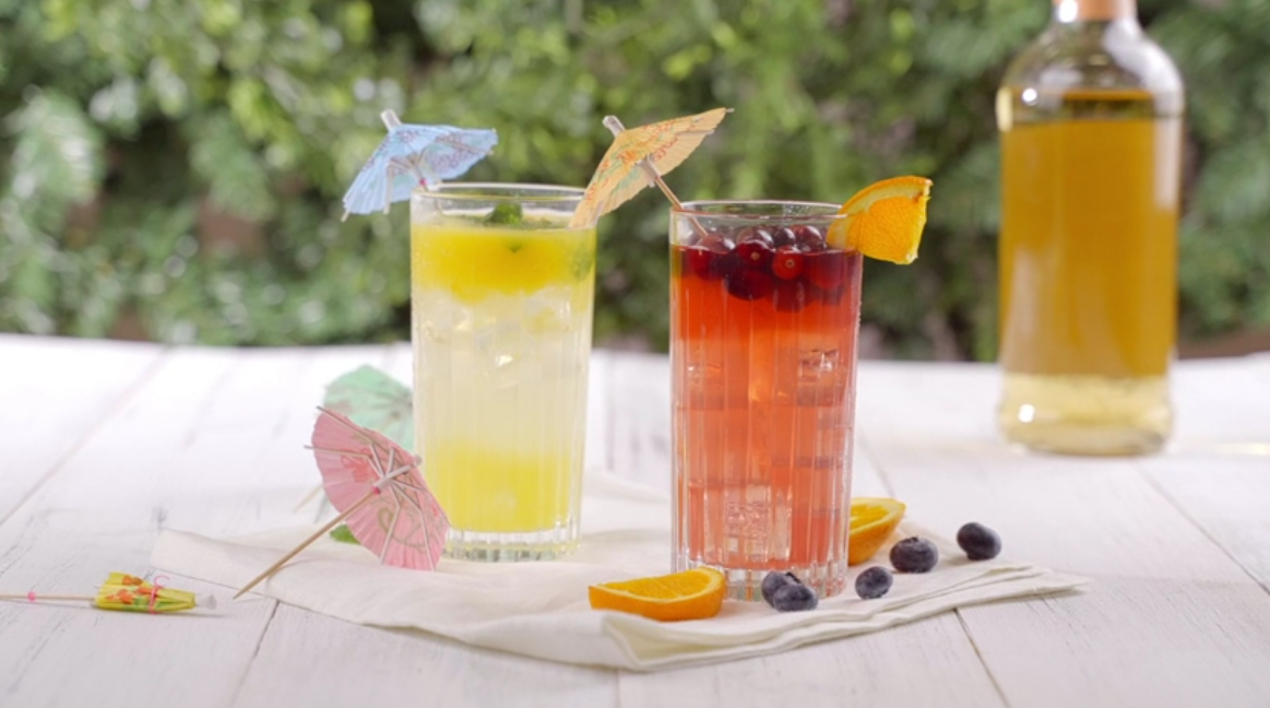 thumbnail video image 2 of GUSTO Umbrella Toothpicks Cocktail Picks Drink Umbrellas, 240 pack, 2 of 9