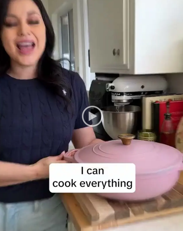 thumbnail video image 7 of Lexi Home 2.8-Qt Enameled Cast Iron Dutch Oven with Lid & Loop Handle, Light Blue, 7 of 7