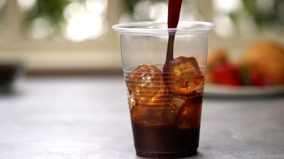 thumbnail video image 2 of GUSTO 9 Oz Clear Plastic Cups, Disposable Plastic Cups for Parties and Cocktails, 300 Count, 2 of 7