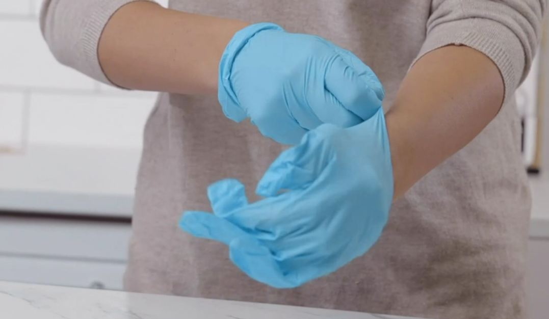 thumbnail video image 2 of GUSTO Synthetic Vinyl Gloves Disposable Latex Free Plastic Gloves, Medium 100-Pack, 2 of 6