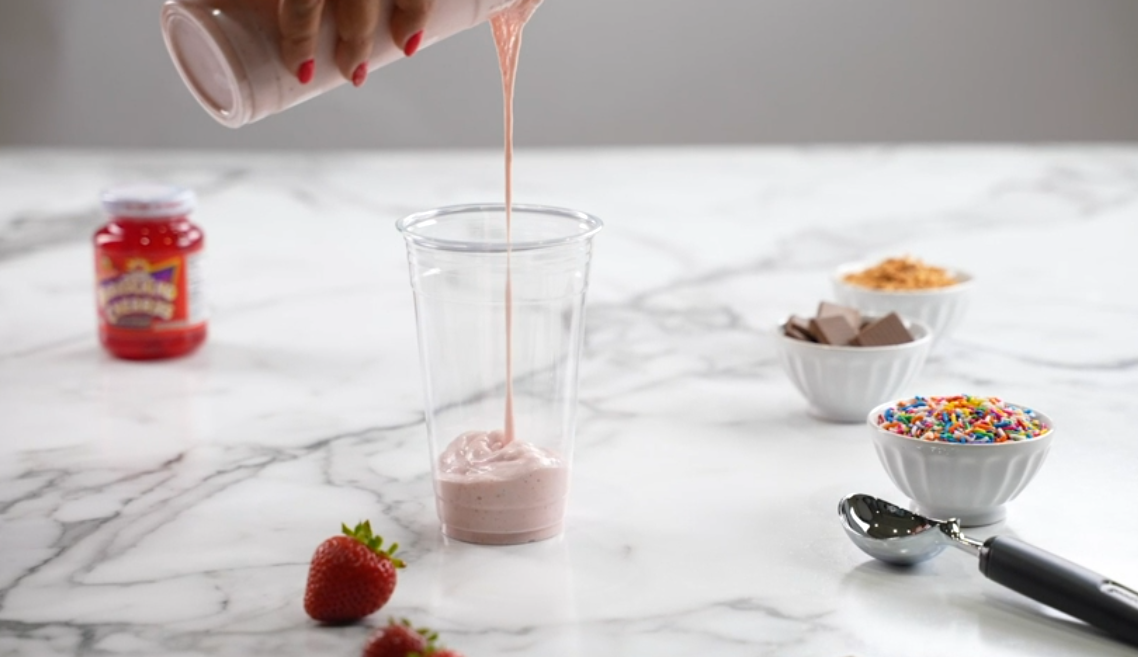 thumbnail video image 2 of GUSTO Crystal Clear Disposable Cups 12 Oz Plastic Cups with Dome Lids, 50-Pack, 2 of 8