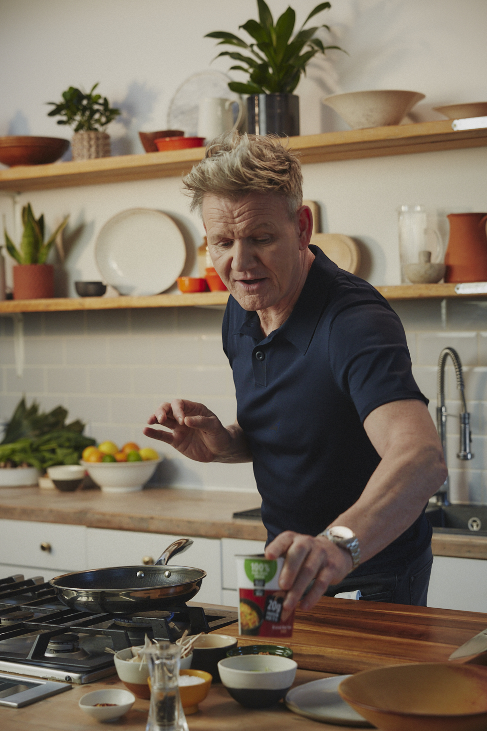 Chef Woo Vegan Roasted Chicken Flavor Ramen Cup Noodles, Instant